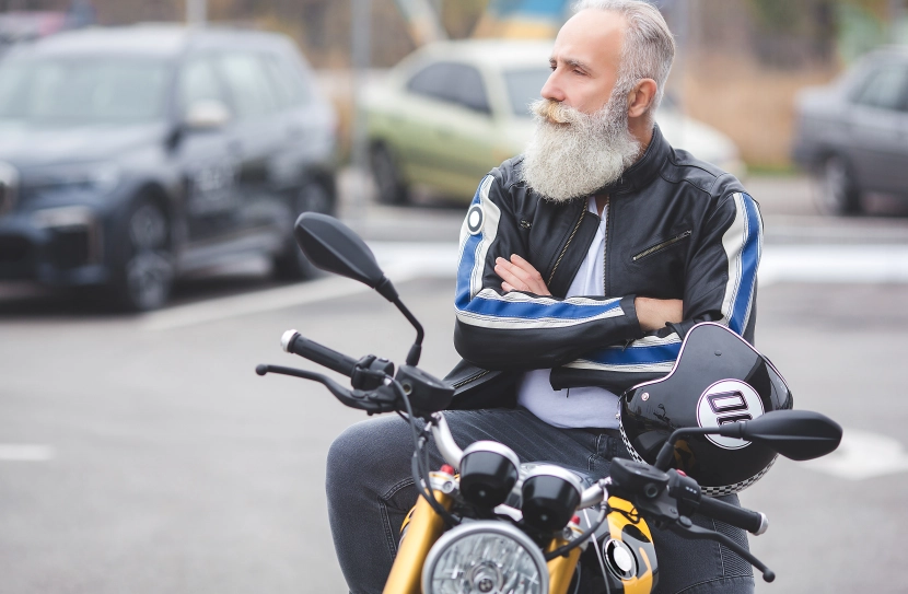 Pilotar na terceira idade: Existe idade máxima para andar de moto?